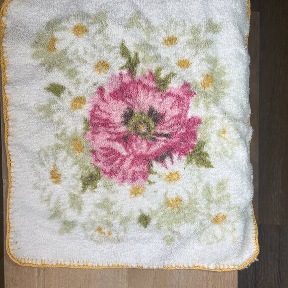Lady s Other - Vintage Floral Peony Washcloth - Yellow Trim